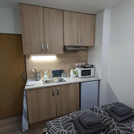 Utulne U Marianskeho Udoli V Brne - Lisni Apartment *
