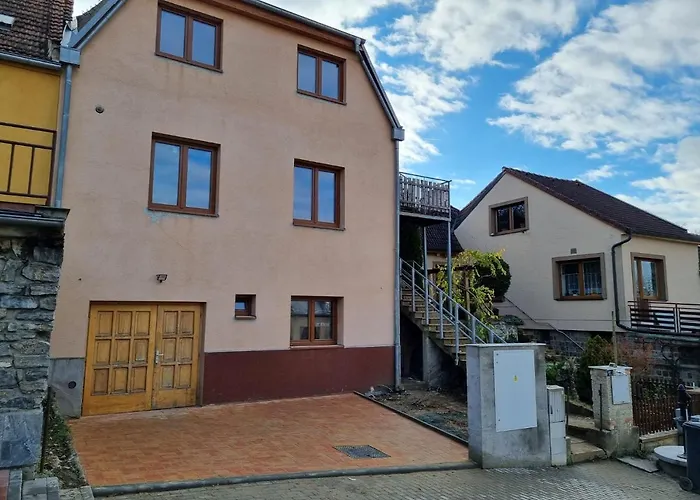 Utulne U Marianskeho Udoli V Brne - Lisni Apartment *